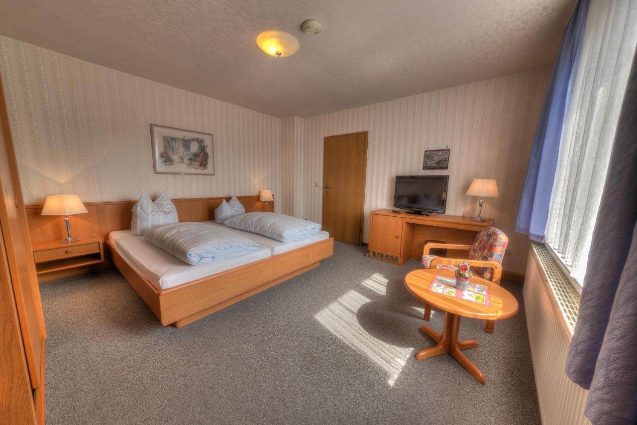 Hotel - Pension & Gaststaette "Alter Koenig" Hettstedt Dış mekan fotoğraf