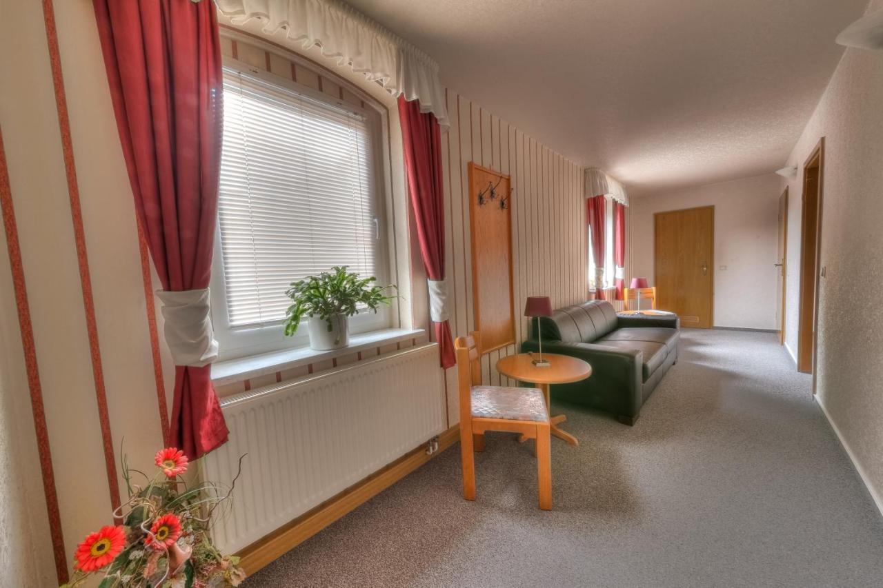 Hotel - Pension & Gaststaette "Alter Koenig" Hettstedt Dış mekan fotoğraf